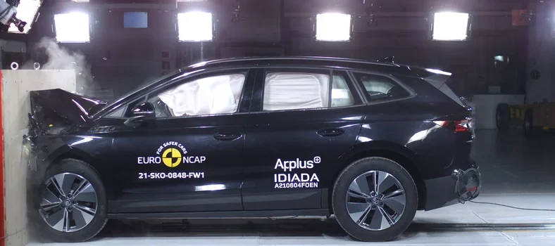Testy zderzeniowe: Euro NCAP rozbił VW ID.4, Skodę Enyaq i Dacię Sandero w słusznym celu